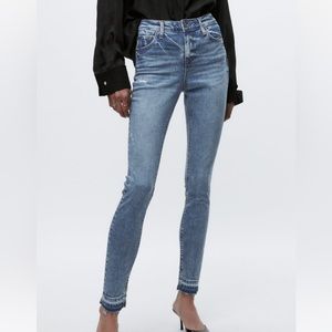 Zara Mid-rise Skinny in Isabella Blue NWT, size 4.